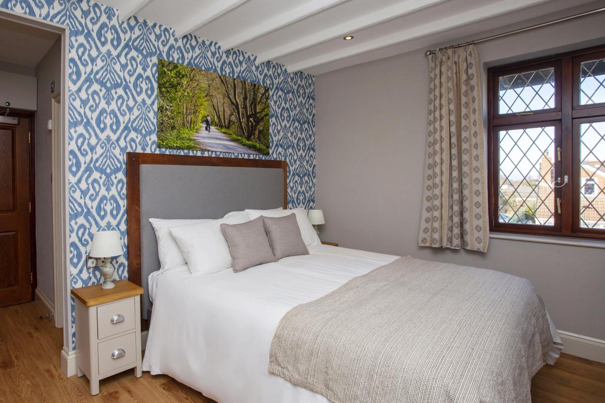 The Woodborough Inn Winscombe Экстерьер фото